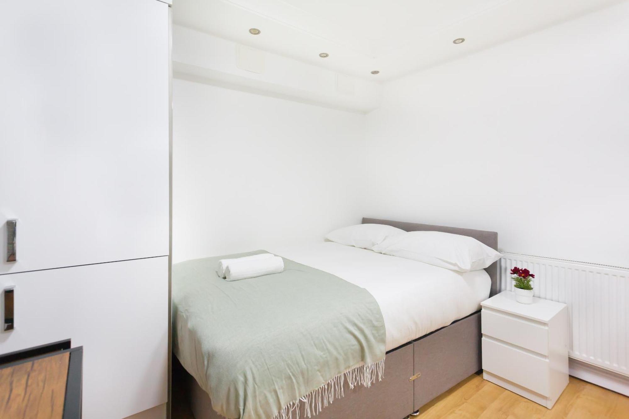 Eurostar Budget Rooms - Next To Kings Cross & Eurostar Train Station ロンドン エクステリア 写真