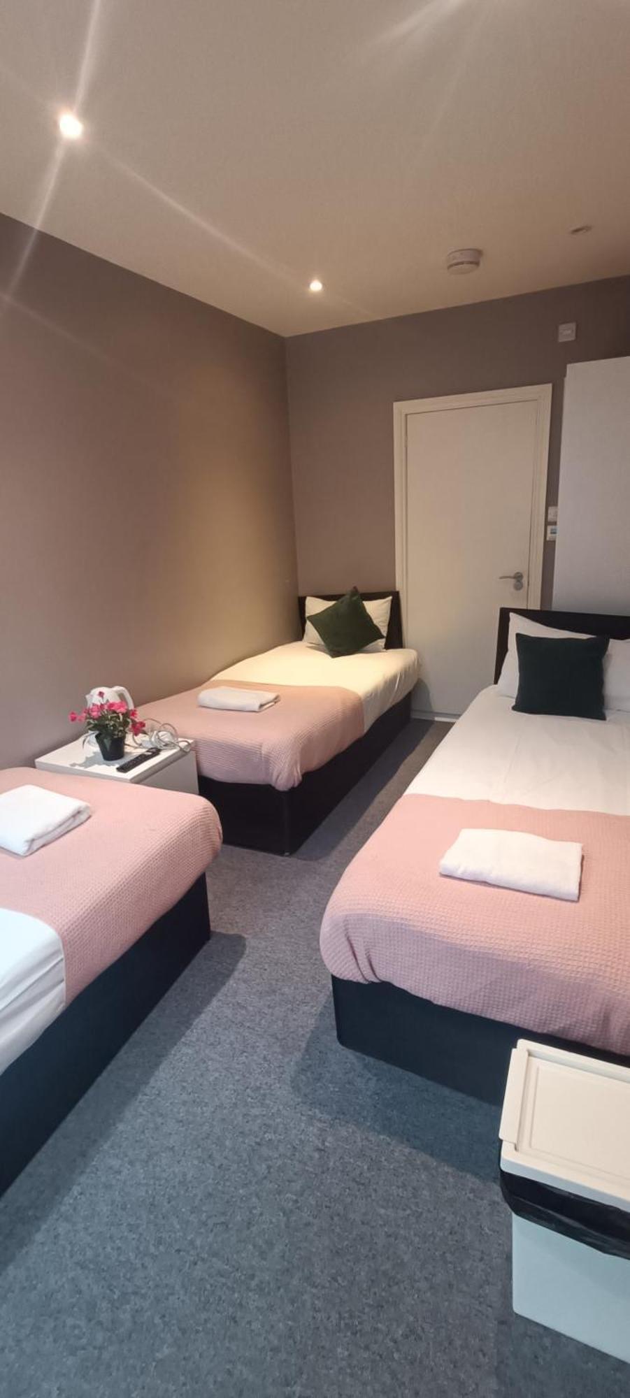Eurostar Budget Rooms - Next To Kings Cross & Eurostar Train Station ロンドン エクステリア 写真
